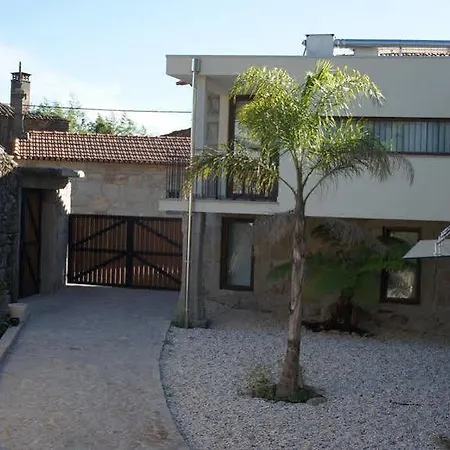 別荘 Casa De Vilarinho By Geres Casas